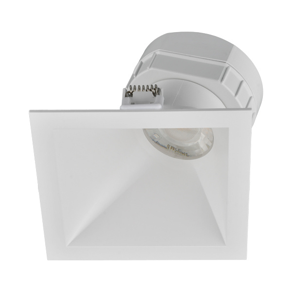 BRY-FRAME-SQR_2- G4-D90-WHT-SPOTLIGHT - 3