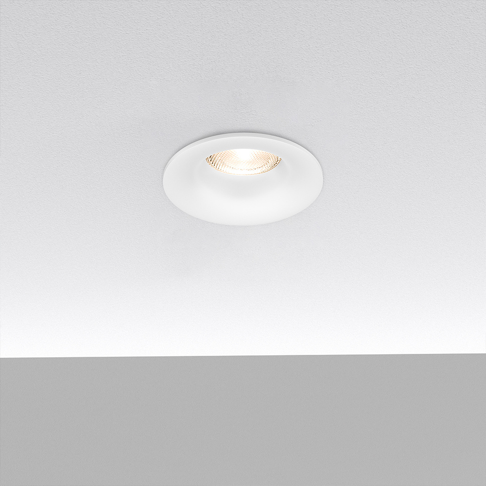 BRY-TETRA-D-RND-WHT-SPOTLIGHT - 3